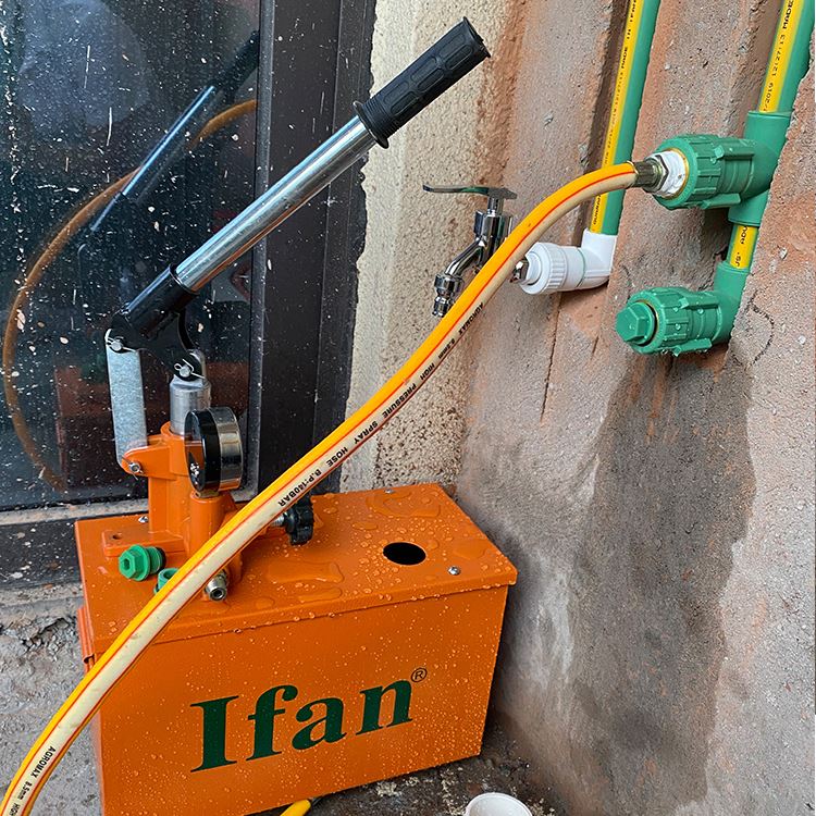 Why do the water pipes at home explode in winter